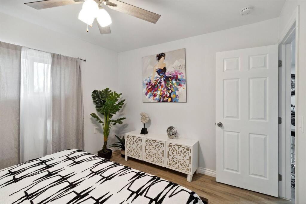 Modern City Ranch 3 Bdrm Family Home Access By Dirt Road Palmdale Exterior foto